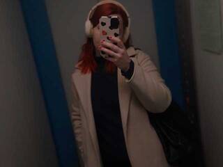 Erotinis vaizdo pokalbis -Daily-