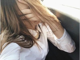 Erotinis vaizdo pokalbis Findaname