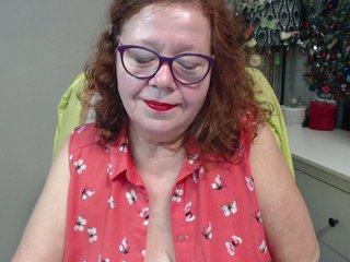 Erotinis vaizdo pokalbis flirty-adele