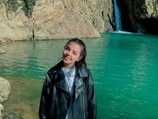 Erotinis vaizdo pokalbis Flora-69