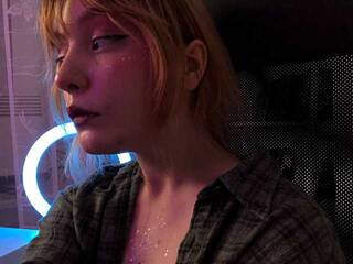 Erotinis vaizdo pokalbis flora-son