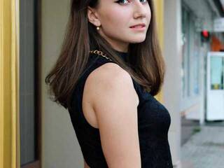 Erotinis vaizdo pokalbis Hotbombita