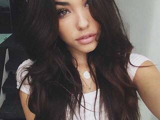 Erotinis vaizdo pokalbis FomcaNiks