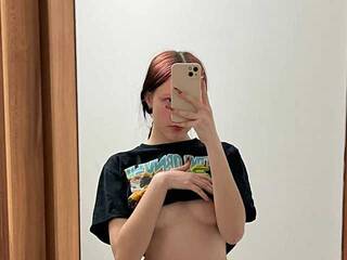 Erotinis vaizdo pokalbis FreakinBok