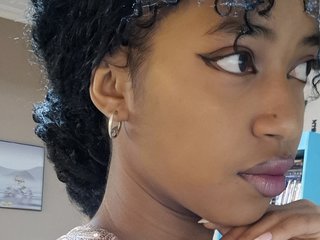 Erotinis vaizdo pokalbis GaelleLaFrenchy