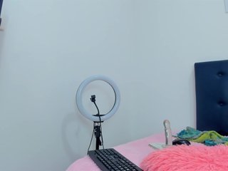 Erotinis vaizdo pokalbis gatica-cat