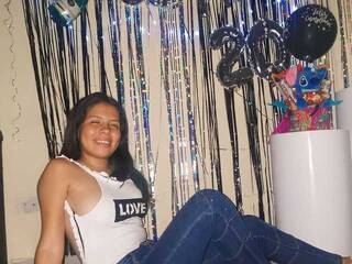 Erotinis vaizdo pokalbis Giselle5