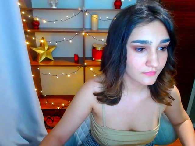 Nuotraukos GoldeneHeart hello guys, I have new white underwear and white stockings, I will be glad to show in private, chat and fun) kiss! guys help me reach the goal 8000 tokens left