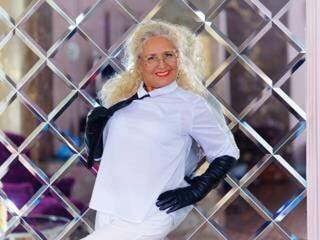 Erotinis vaizdo pokalbis grannyalisa