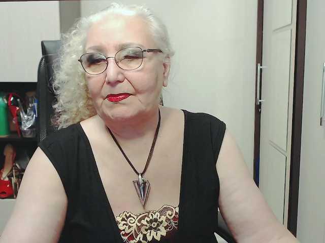 Transliacijos ekrano nuotraukos GrannyWants