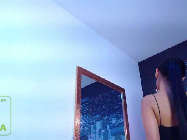 Nuotraukos hailyscot hello welcome to my living room #IamColombian #21years #brunette #longhair #naturalbody #single #height1.58 my god # blackeyes #smalltits