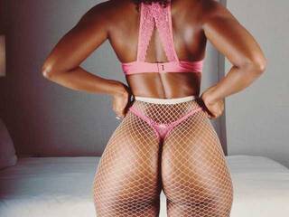 Erotinis vaizdo pokalbis HaleBerry