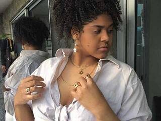 Erotinis vaizdo pokalbis HalleThomson