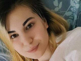 Erotinis vaizdo pokalbis HanAmi999