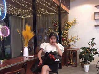 Erotinis vaizdo pokalbis HanaThomas