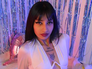 Erotinis vaizdo pokalbis Hanna-Miler