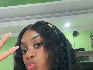 Erotinis vaizdo pokalbis Hannan-baker