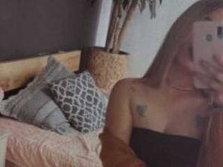 Erotinis vaizdo pokalbis Harpper