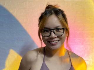 Erotinis vaizdo pokalbis Heartleaf