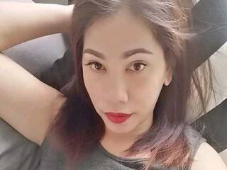 Erotinis vaizdo pokalbis HeartRoxy