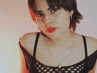 Erotinis vaizdo pokalbis heilett-bell1