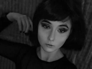 Erotinis vaizdo pokalbis Helenaobscura