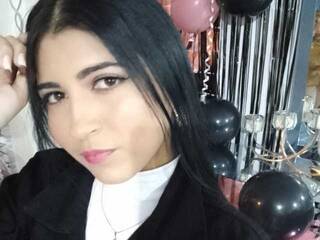 Erotinis vaizdo pokalbis hellenmoon