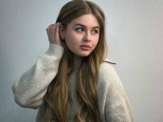 Erotinis vaizdo pokalbis HeyBelly