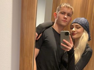 Erotinis vaizdo pokalbis HighAndCouple1