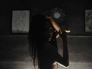 Erotinis vaizdo pokalbis Hilary-9