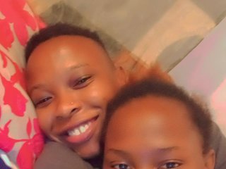 Erotinis vaizdo pokalbis Hippies02