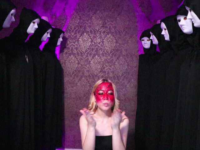 Transliacijos ekrano nuotraukos HollyEmily