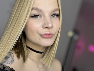 Erotinis vaizdo pokalbis Holyidol