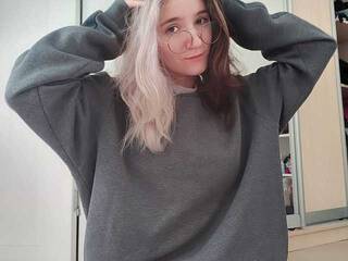 Erotinis vaizdo pokalbis HolySteel