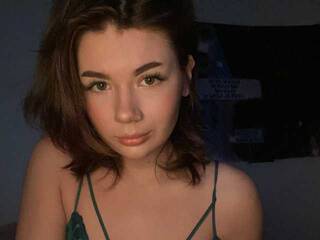 Erotinis vaizdo pokalbis HornyKittya