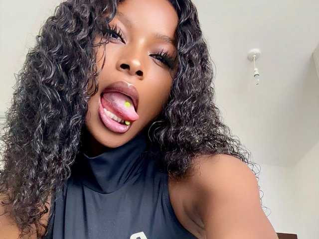 Profilio nuotrauka Hornylilbirdie