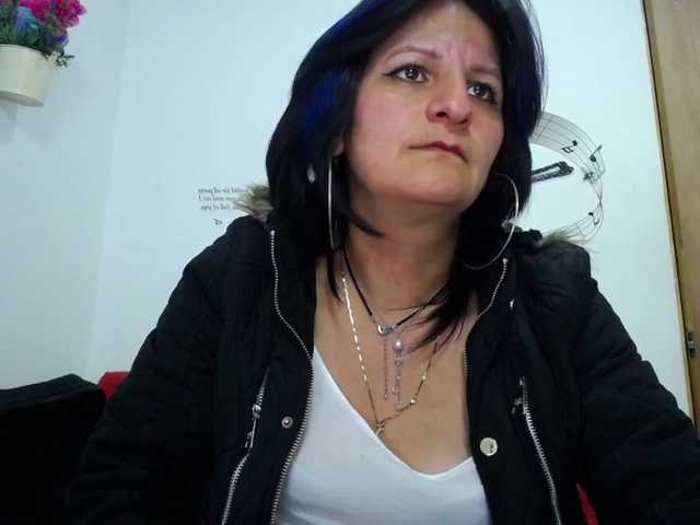 Transliacijos ekrano nuotraukos HornyMilff