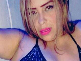 Erotinis vaizdo pokalbis hot-daniela