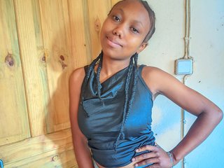 Erotinis vaizdo pokalbis Mamikely