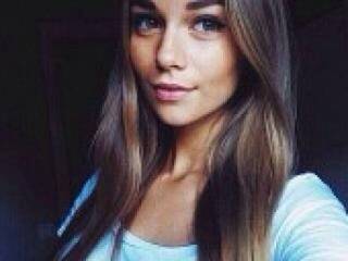 Erotinis vaizdo pokalbis hotcute