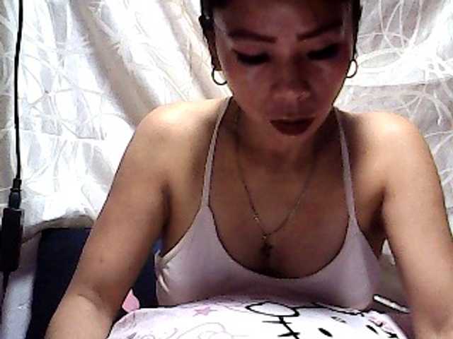 Nuotraukos HotMamaPINAY flash tits 20 flash pussy 50 flash ass 25 feet 15 naked 200 open cam 10