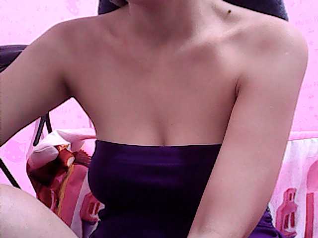 Nuotraukos HOTTLADY25 hello guys tip me i give u a suprise hot show