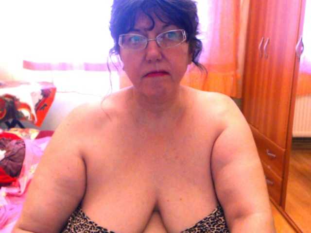 Transliacijos ekrano nuotraukos HugeTitsXXX