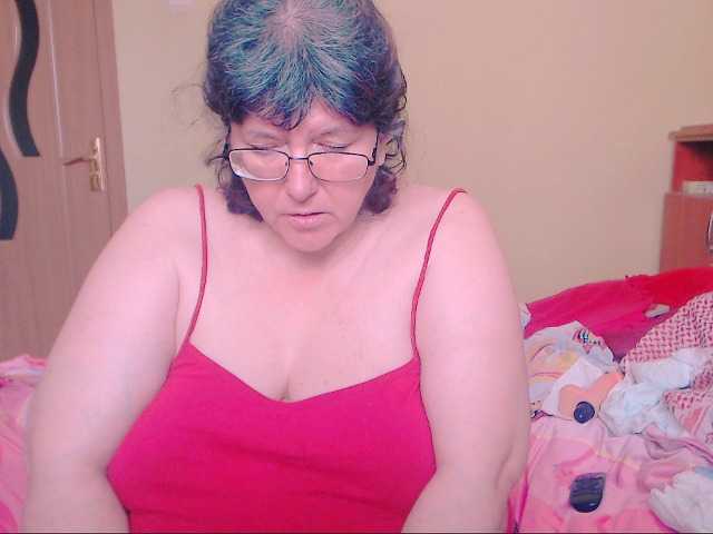 Transliacijos ekrano nuotraukos HugeTitsXXX