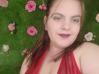 Erotinis vaizdo pokalbis HugeTittiess