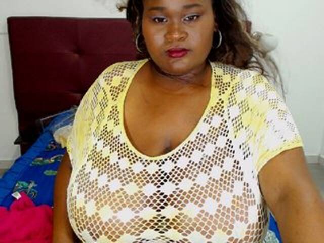 Transliacijos ekrano nuotraukos HugeXtits