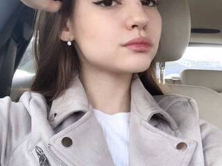 Erotinis vaizdo pokalbis Kitty-roo