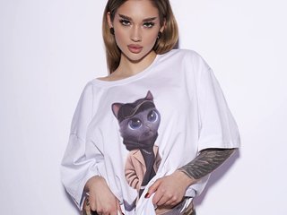 Erotinis vaizdo pokalbis IamToxicRoxy