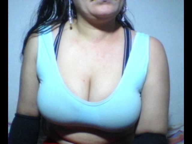 Nuotraukos indiagirl50 Hi guys request private show join my private show #indian #striptease #private