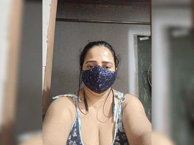 Transliacijos ekrano nuotraukos IndianEsha